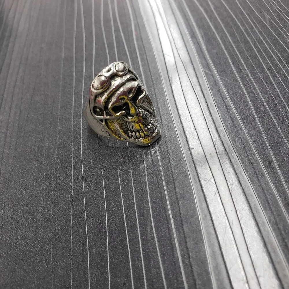 2/$15 Men's size 8 Silver-tone Skull Ring Fashion Jewelry